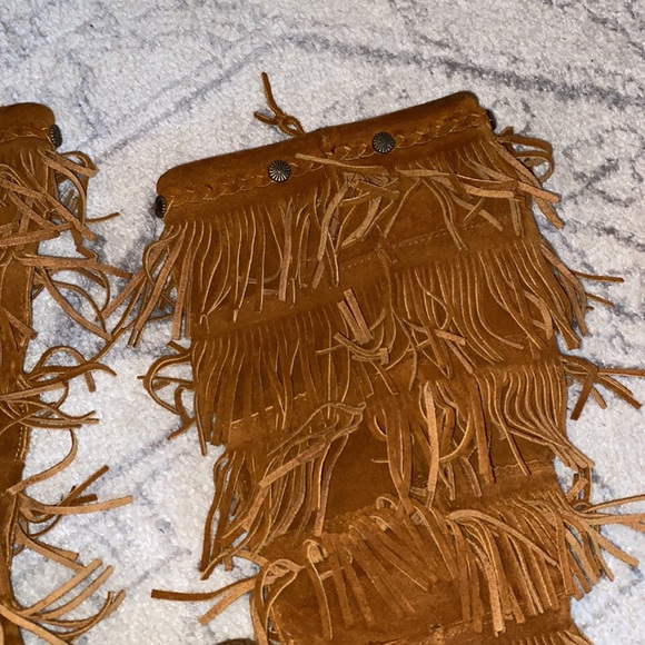 ✨Minnetonka Fringe 5 Layer Boot - Picture 4 of 15